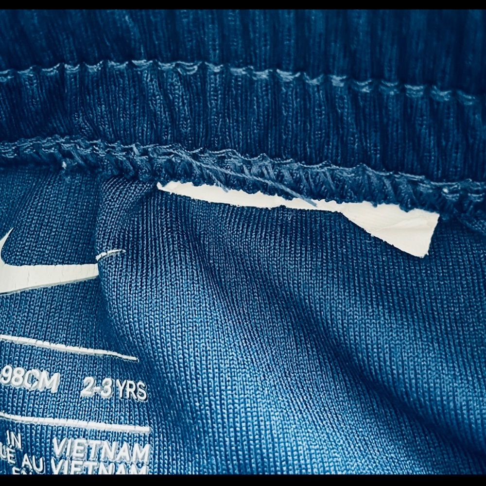 Boys Nike Shorts - Picture 7 of 8
